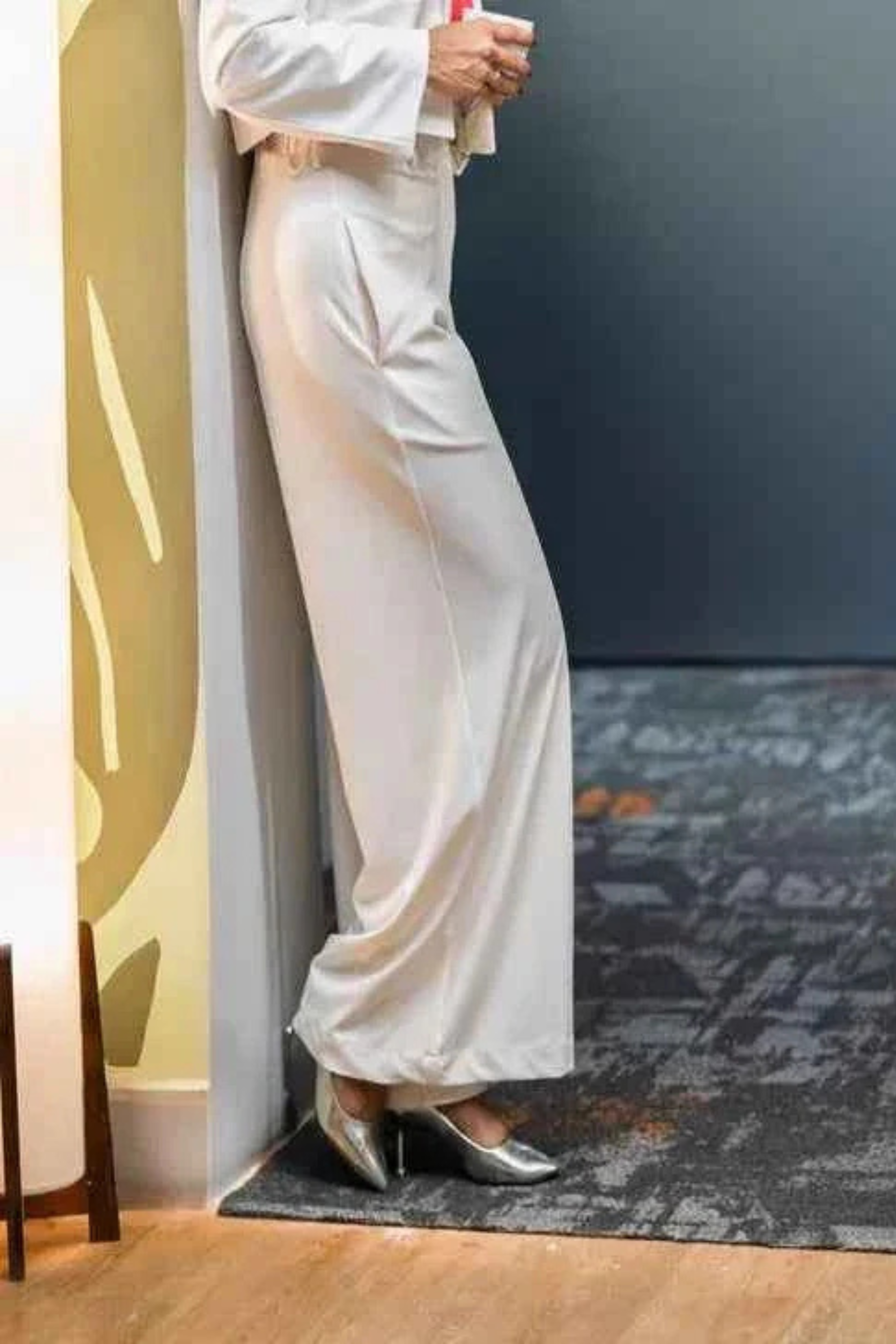 Effortless Ivory Pants – From Office to Off-Duty